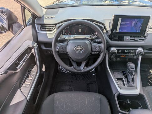 Used 2024 Toyota RAV4 XLE FWD image 17