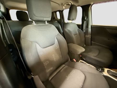 Used 2016 Jeep Renegade Latitude AWD/4WD image 27