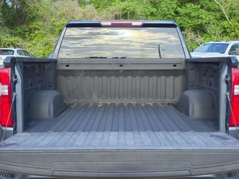 Used 2019 Chevrolet Silverado 1500 Custom w/ Infotainment Package RWD image 9