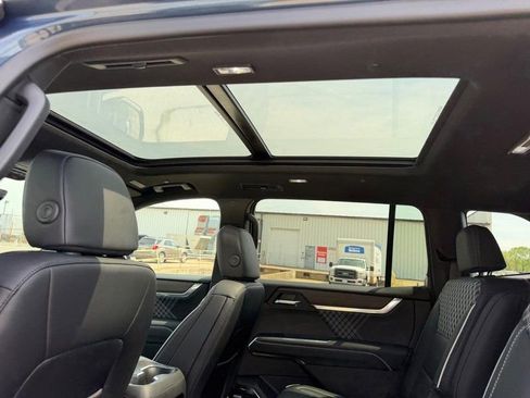 New 2026 GMC Acadia Denali image 10