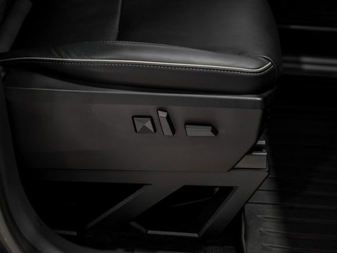 Used 2024 Tesla Cybertruck AWD Crew Cab image 35