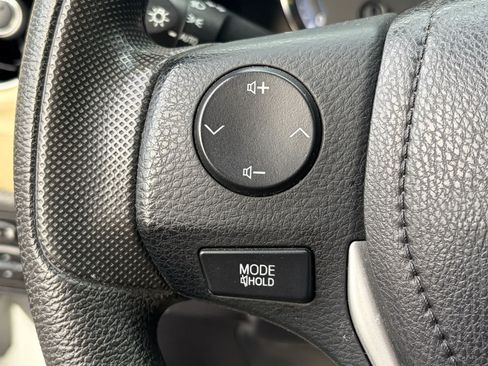 Used 2019 Toyota Corolla LE FWD image 9