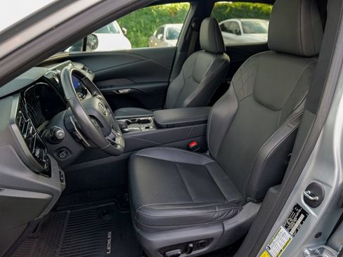 Used 2023 Lexus RX 350 Premium w/ Accessory Package AWD/4WD image 22
