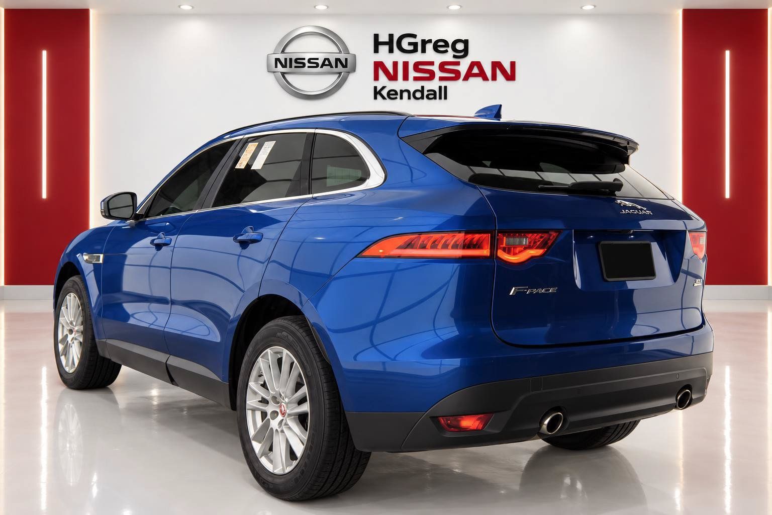 Used 2018 Jaguar F-PACE Prestige AWD/4WD image 2