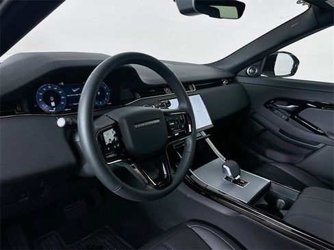 Used 2025 Land Rover Range Rover Evoque Dynamic SE image 9
