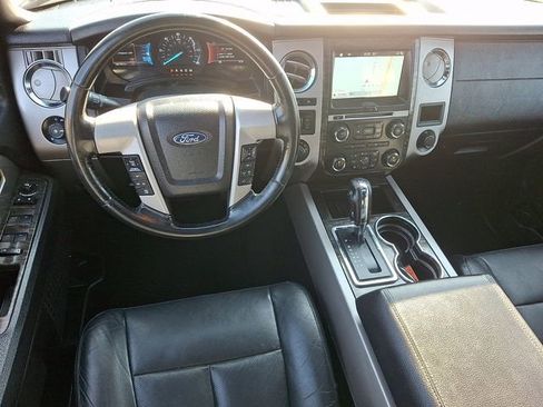 Used 2017 Ford Expedition Limited AWD/4WD image 2