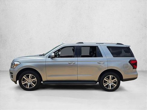 Used 2024 Ford Expedition Limited RWD image 12
