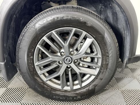 Used 2021 Nissan Rogue S FWD image 31