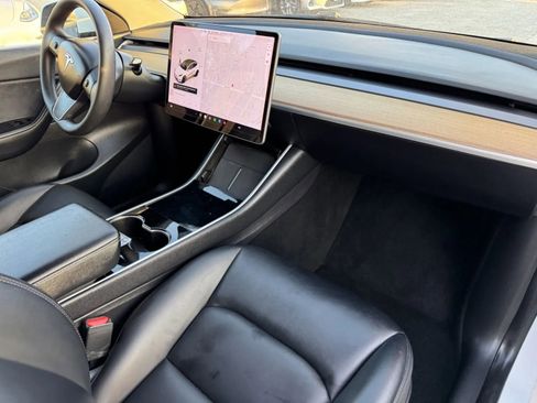 Used 2020 Tesla Model Y Long Range image 5