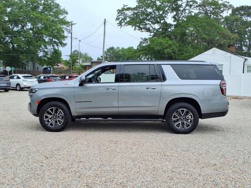 Used 2024 Chevrolet Suburban Z71 w/ Luxury Package AWD/4WD image 4