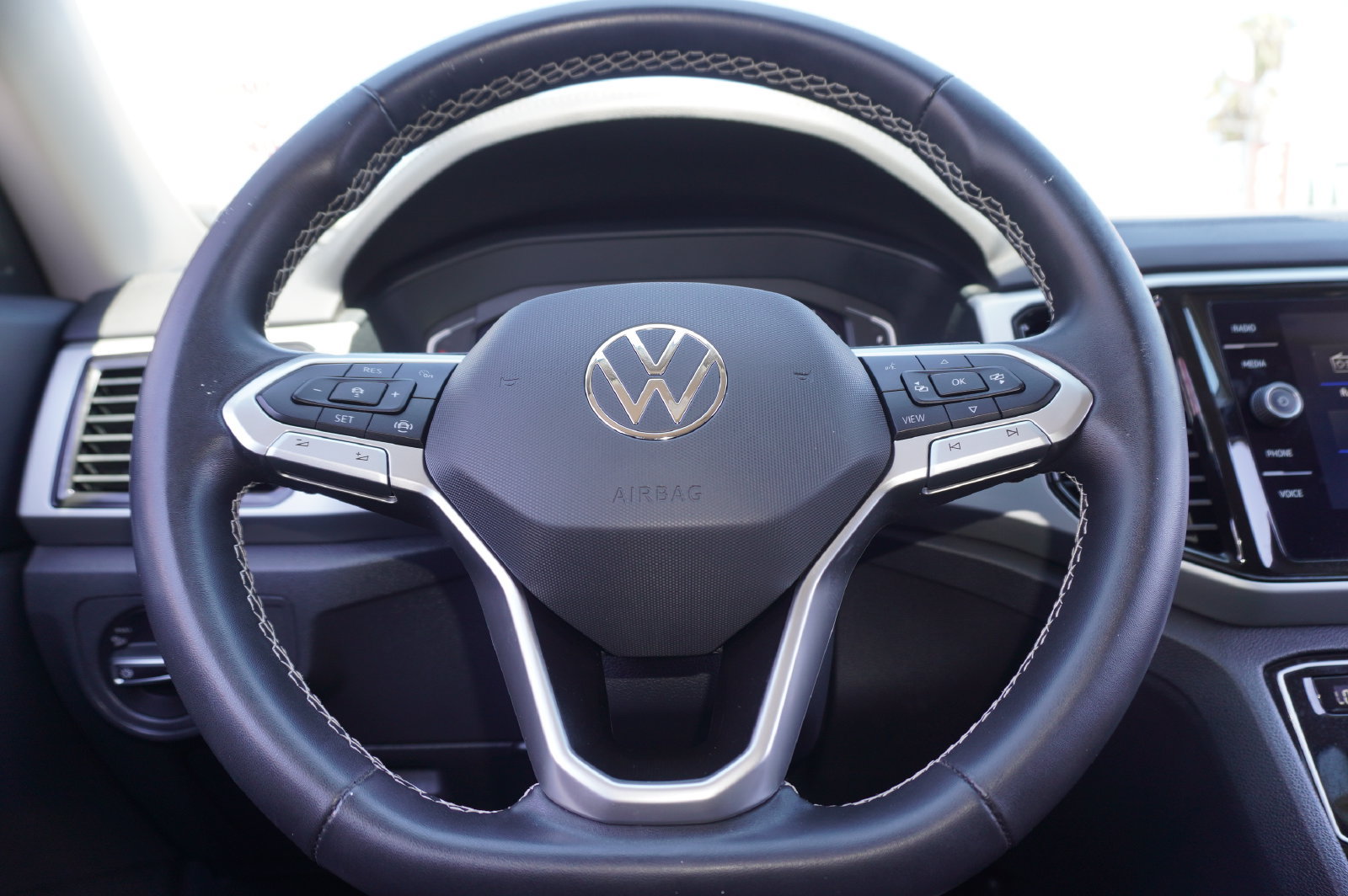 Used 2022 Volkswagen Atlas SE FWD image 23