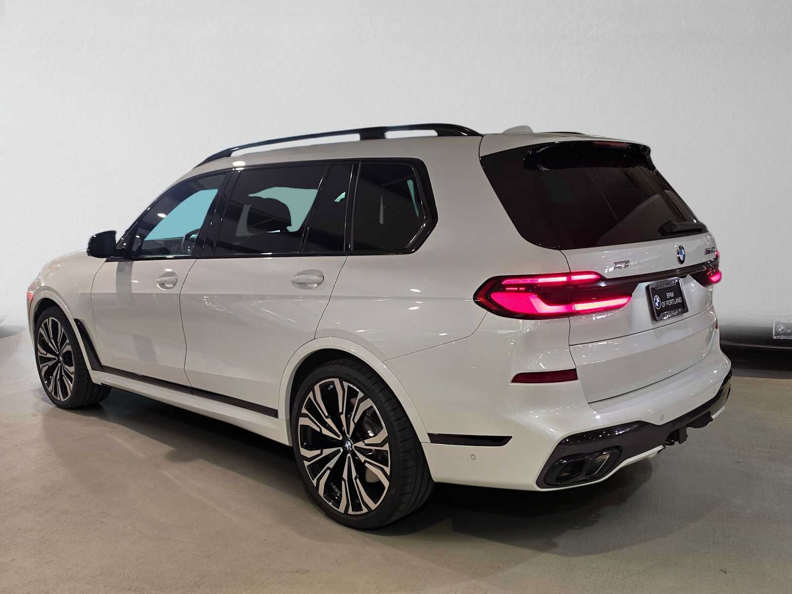 Used 2024 BMW X7 M60i w/ Executive Package AWD/4WD image 5