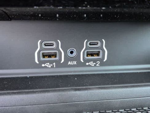 New 2026 RAM 2500 Laramie AWD/4WD image 32