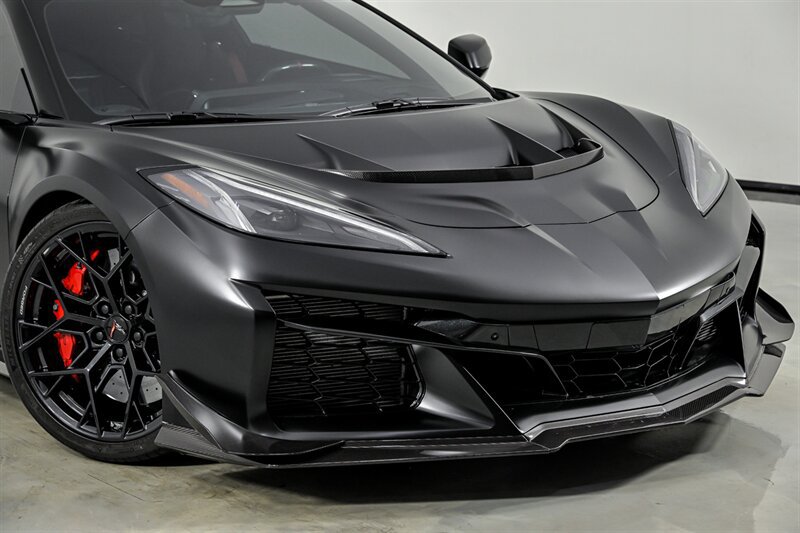 Used 2026 Chevrolet Corvette ZR1 w/ ZR1 Carbon Fiber Aero Package RWD image 2
