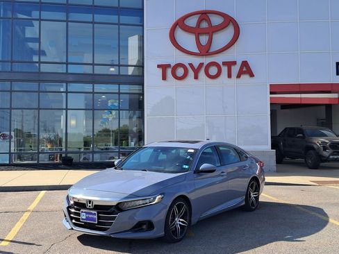 Used 2022 Honda Accord Touring image 1