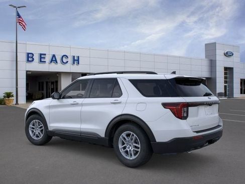 New 2026 Ford Explorer Active RWD image 5