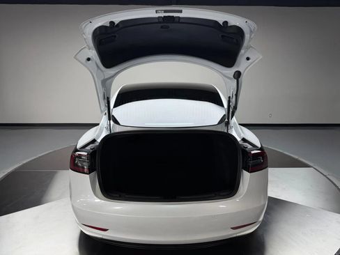 Used 2020 Tesla Model 3 Standard Range RWD image 12