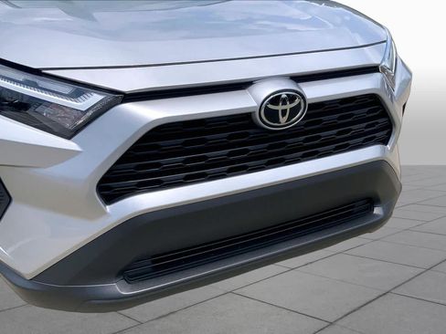 Used 2025 Toyota RAV4 LE FWD image 31