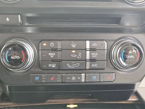 Used 2016 Ford F150 Lariat w/ Equipment Group 502A Luxury RWD image 18