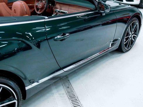 Used 2022 Bentley Continental GT V8 image 25