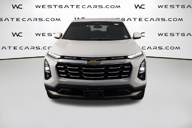 Used 2025 Chevrolet Equinox LT FWD image 2