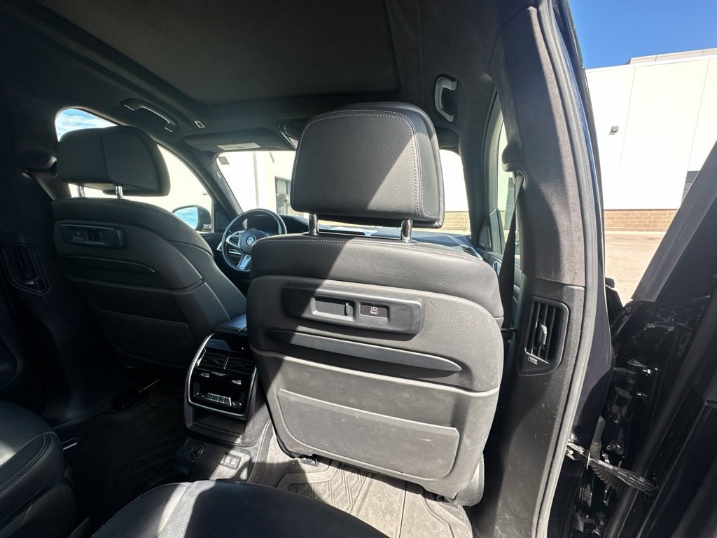 Used 2020 BMW X7 M50i w/ Executive Package AWD/4WD image 26