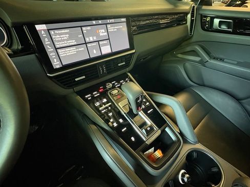 Certified 2020 Porsche Cayenne AWD/4WD image 26
