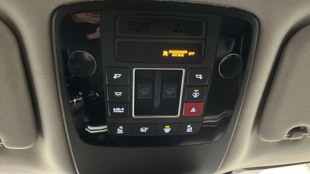 Used 2025 Kia Carnival SX Prestige FWD image 35