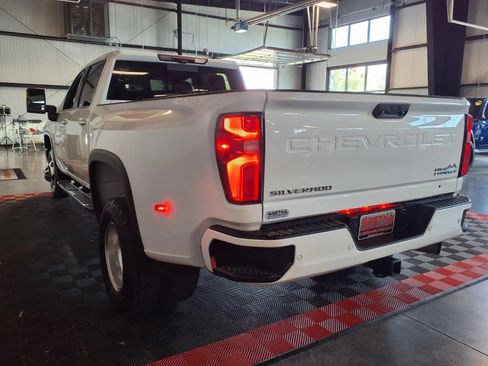 Used 2023 Chevrolet Silverado 3500 High Country w/ Snow Plow Prep/Camper Package AWD/4WD image 4