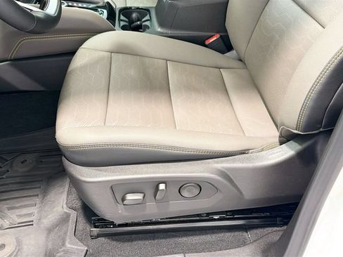 Used 2025 Chevrolet Colorado ZR2 w/ Technology Package AWD/4WD image 18