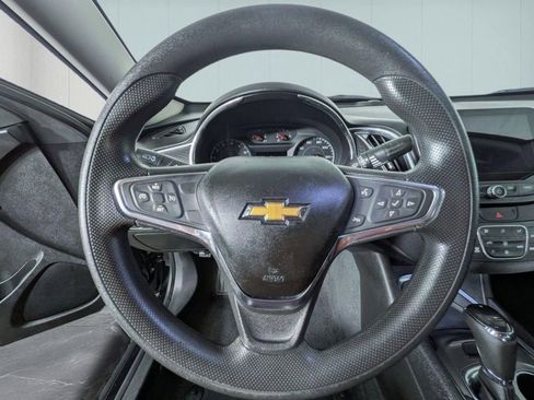 Used 2019 Chevrolet Malibu LT image 19