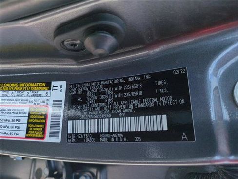 Used 2022 Toyota Highlander LE FWD image 24
