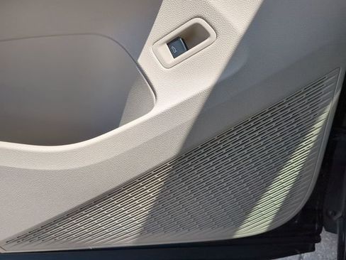 Certified 2024 Volkswagen Atlas SE image 21