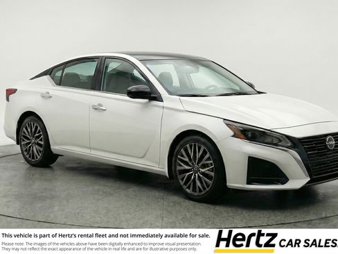 Used 2025 Nissan Altima 2.5 SV image 1