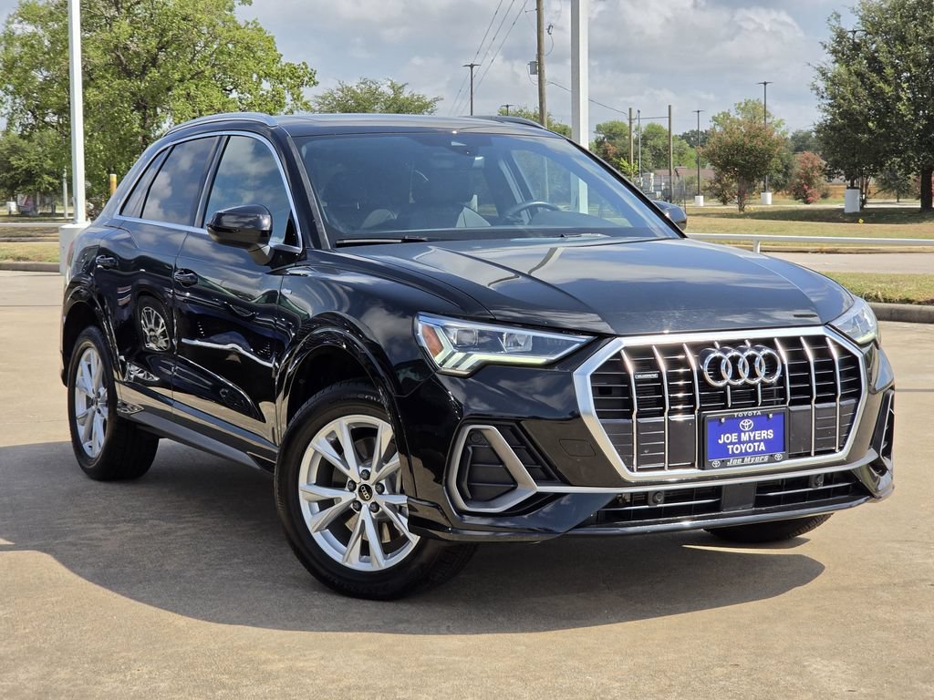Used 2025 Audi Q3 2.0T Premium AWD/4WD image 2