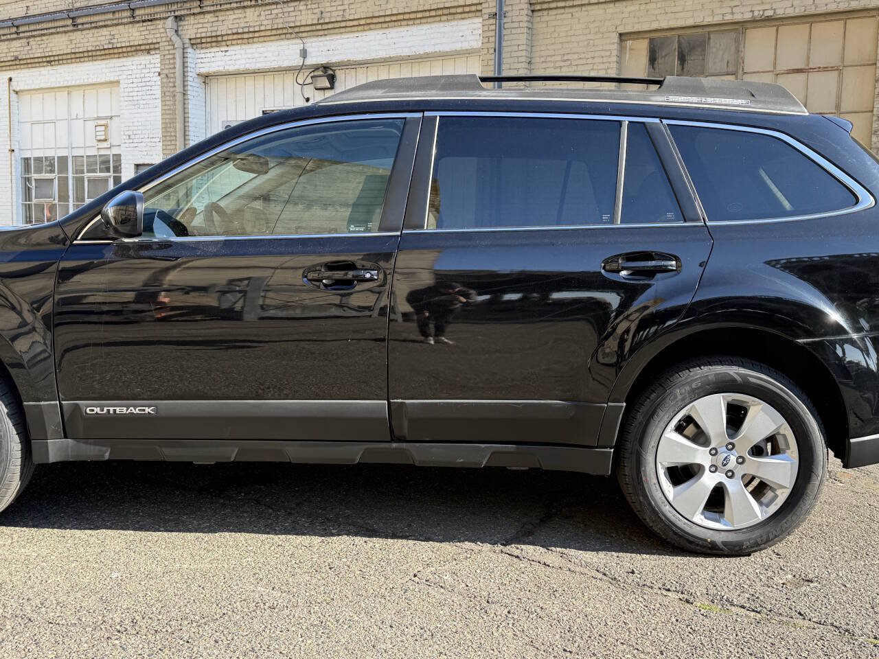 Used 2011 Subaru Outback 2.5i Limited AWD/4WD image 19