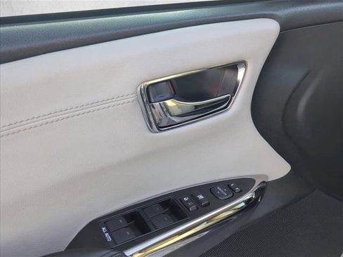 Used 2015 Toyota Avalon XLE image 8