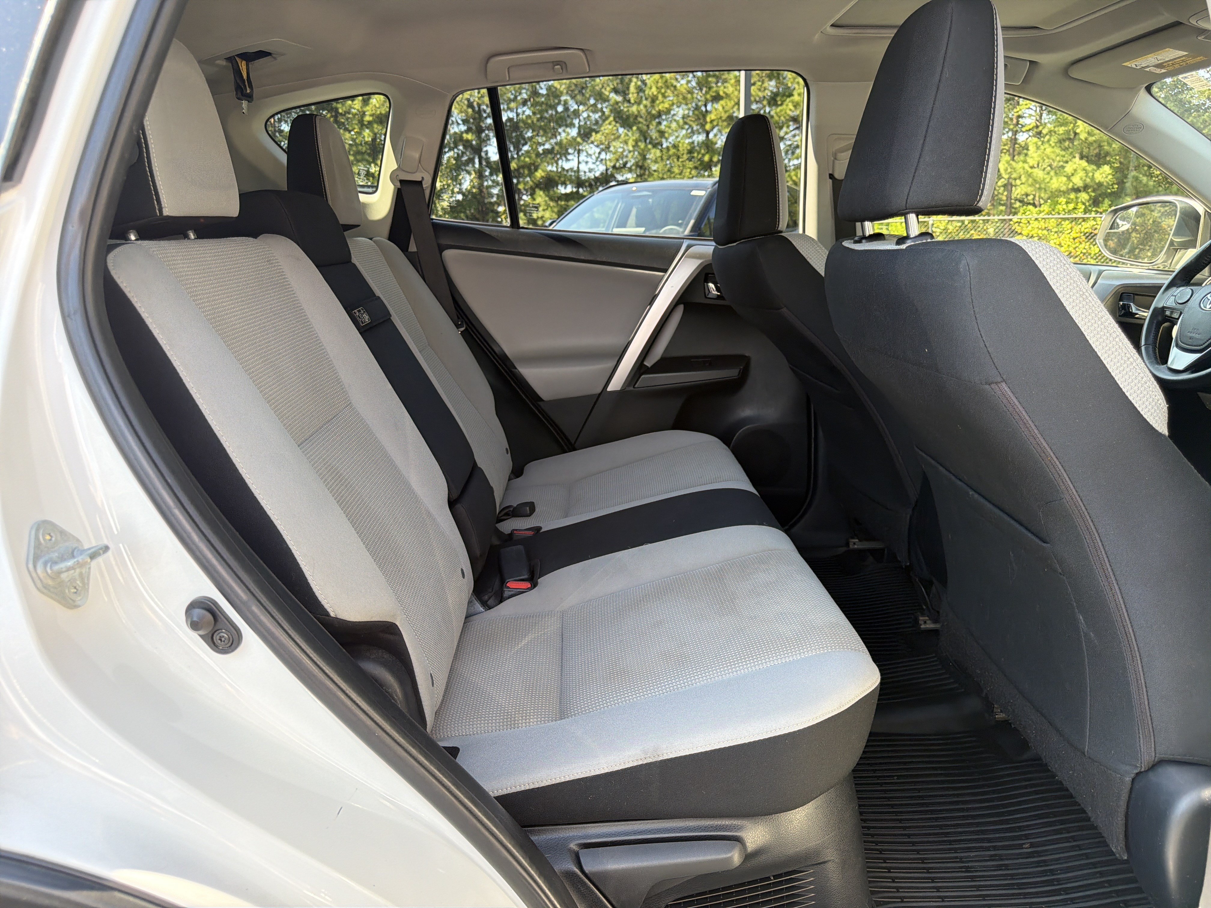 Used 2018 Toyota RAV4 XLE w/ Protection Package AWD/4WD image 15