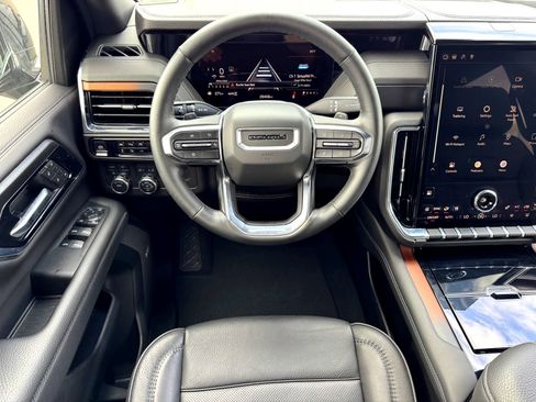 Used 2025 GMC Yukon XL Denali image 24