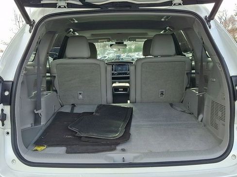 Used 2019 Toyota Highlander XLE image 31