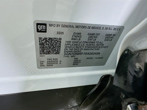 Used 2025 Chevrolet Equinox EV LT image 12