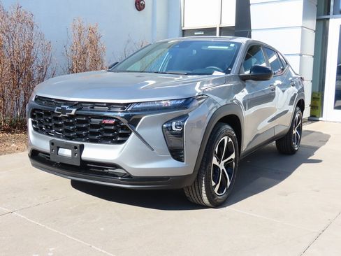 Certified 2024 Chevrolet Trax RS w/ Driver Confidence Package image 3