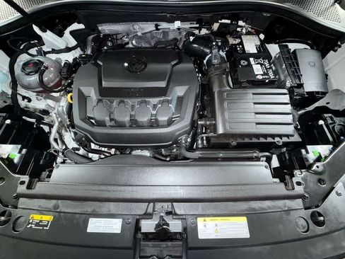 Certified 2024 Volkswagen Tiguan SE w/ Panoramic Sunroof Package FWD image 12