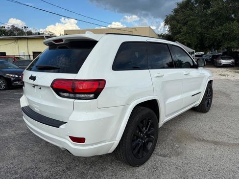 Used 2019 Jeep Grand Cherokee Altitude image 5