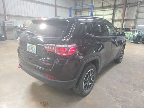 Used 2025 Jeep Compass Trailhawk AWD/4WD image 9