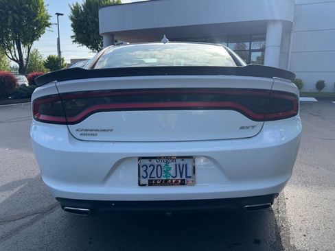 Used 2016 Dodge Charger SXT AWD/4WD image 4