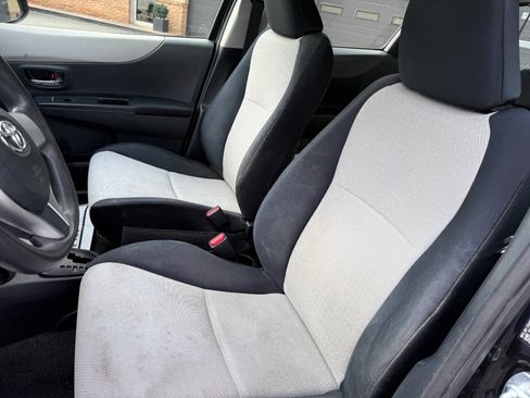 Used 2012 Toyota Yaris LE image 9