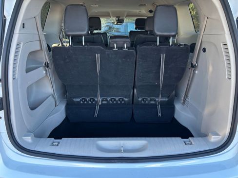 Used 2024 Chrysler Pacifica Touring-L image 33