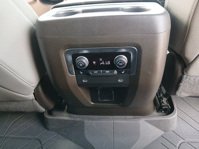 Used 2024 Chevrolet Tahoe Z71 w/ Luxury Package AWD/4WD image 23