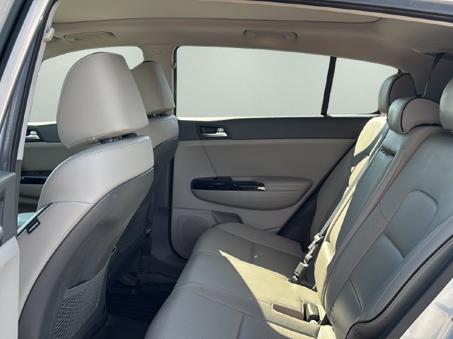 Used 2018 Kia Sportage EX w/ EX Technology Package FWD image 17